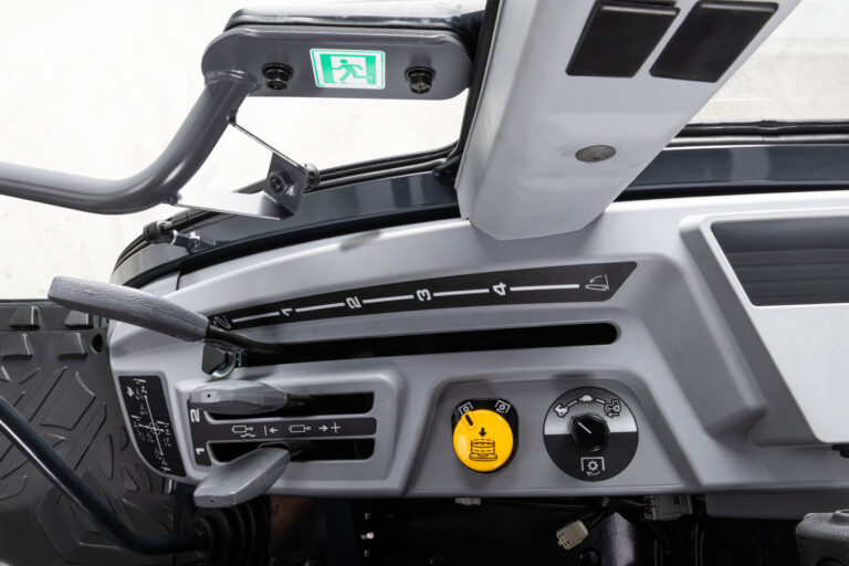 ISEKI TM4230 - TM4270 kompakt traktor