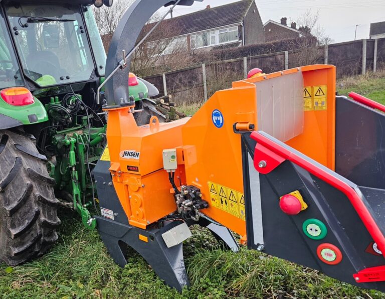 Jensen A 540 függesztett aprítógép