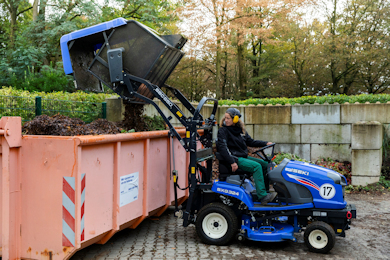 ISEKI SXG talaürítéses és magasürítéses fűnyíró traktor