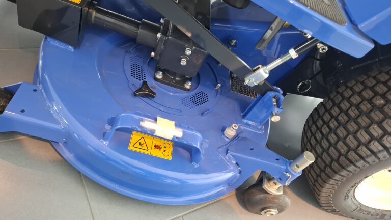 ISEKI SXG 324 dízelmotoros fűnyíró traktor