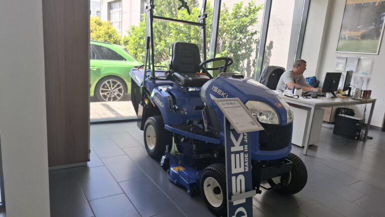 ISEKI SXG 216+ dízelmotoros fűnyíró traktor