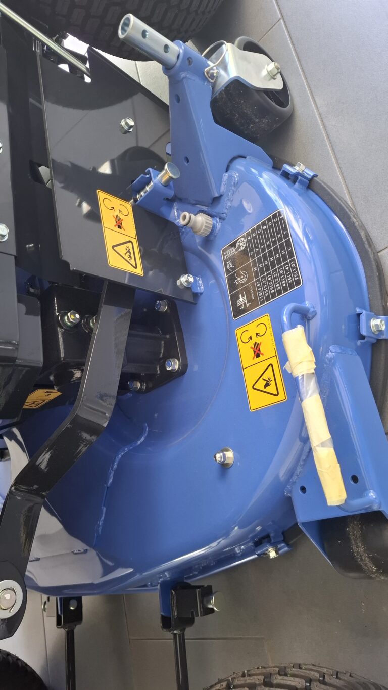 ISEKI SXG 216+ dízelmotoros fűnyíró traktor
