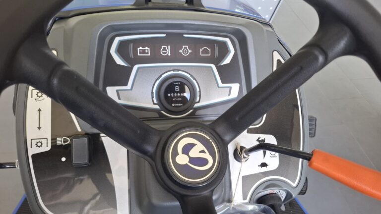 ISEKI SXG 216+ dízelmotoros fűnyíró traktor