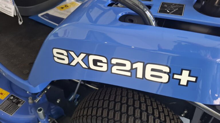ISEKI SXG 216+ dízelmotoros fűnyíró traktor